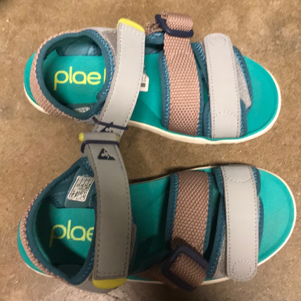 Plae Green sandals